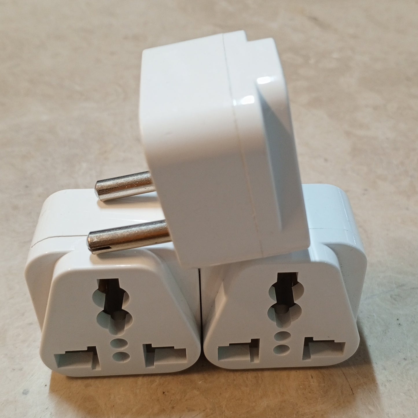 Javed Heavy-Duty Multi 3-Pin Converter Electric Plug Socket Gadget