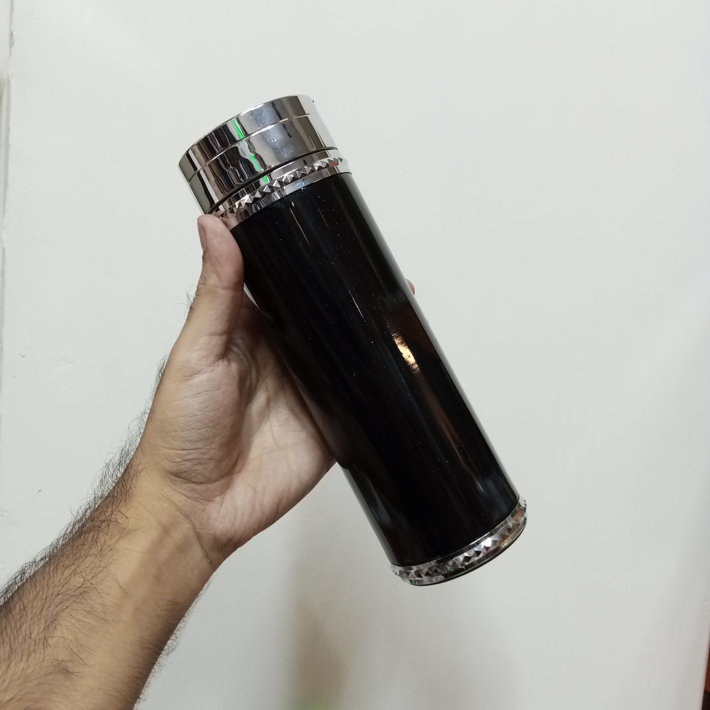 Sports Stainless Steel 600ml Water Bottle Hot & Cool ( Random Colors Will Be Sent )