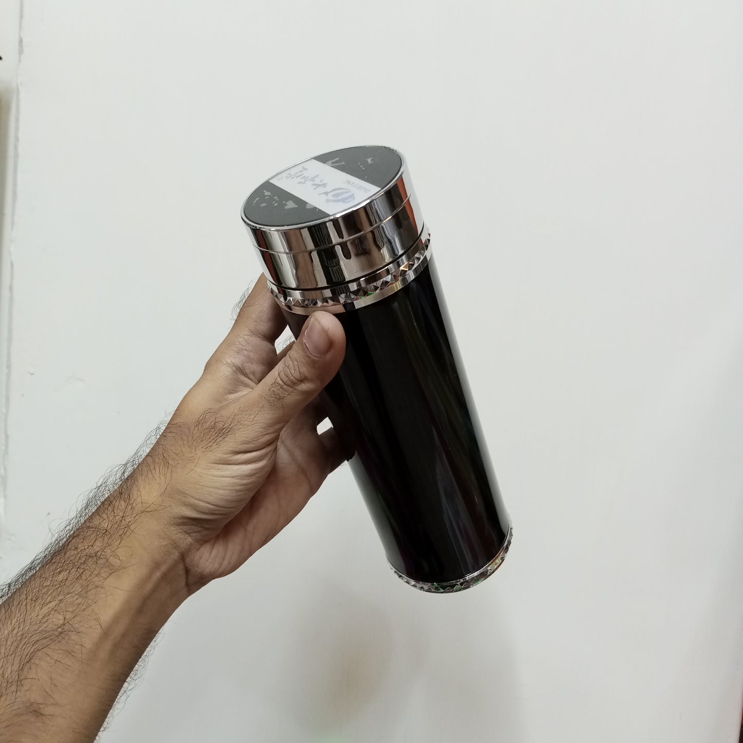 Sports Stainless Steel 600ml Water Bottle Hot & Cool ( Random Colors Will Be Sent )