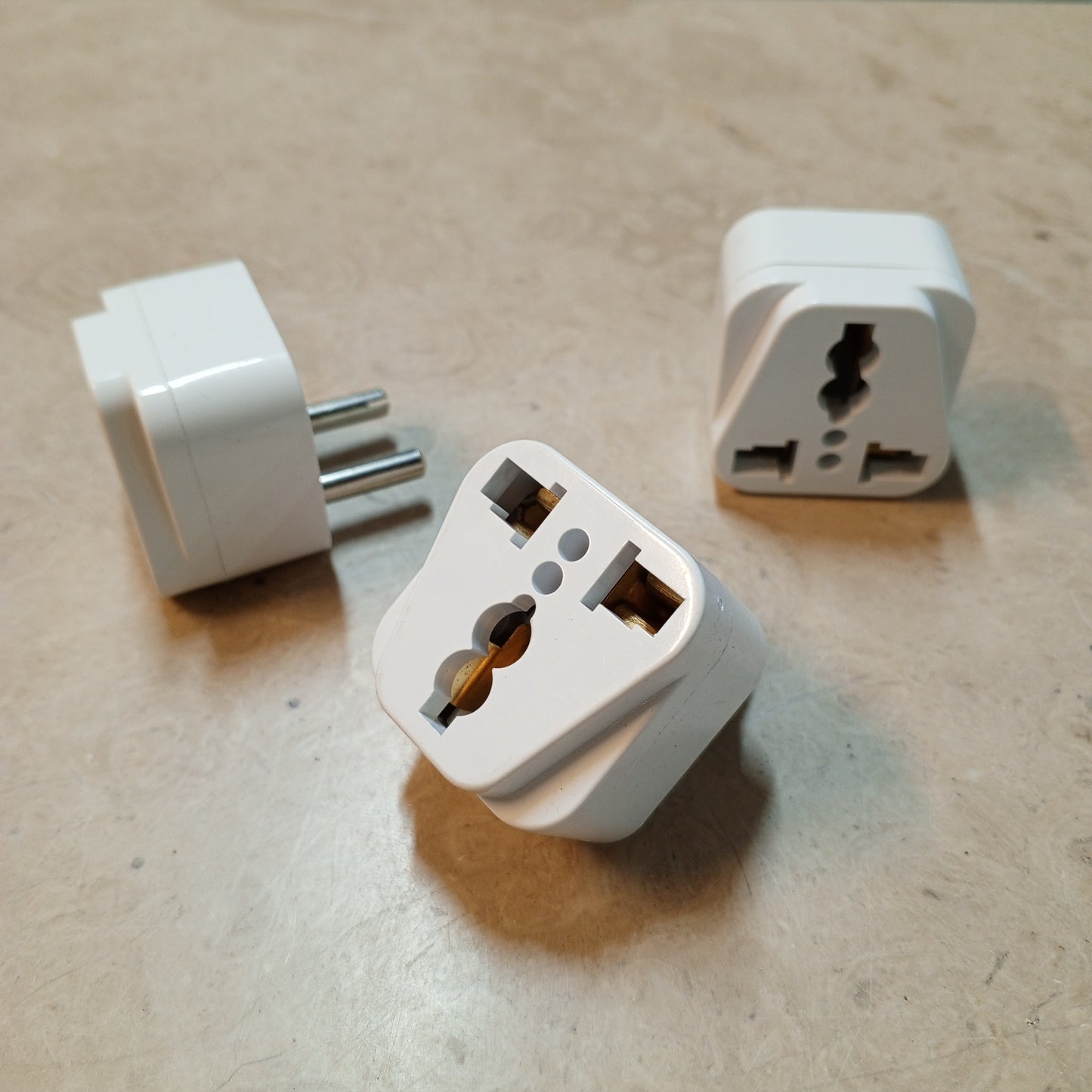 Javed Heavy-Duty Multi 3-Pin Converter Electric Plug Socket Gadget