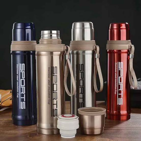 Sports Stainless Steel 750ml Water Bottle Hot & Cool ( Random Colors Will Be Sent)