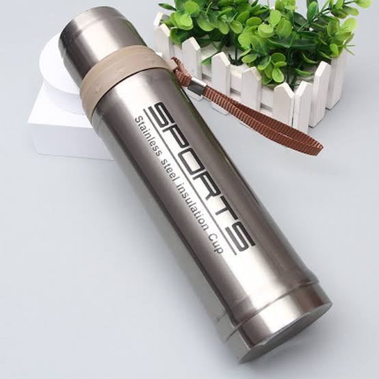 Sports Stainless Steel 750ml Water Bottle Hot & Cool ( Random Colors Will Be Sent)