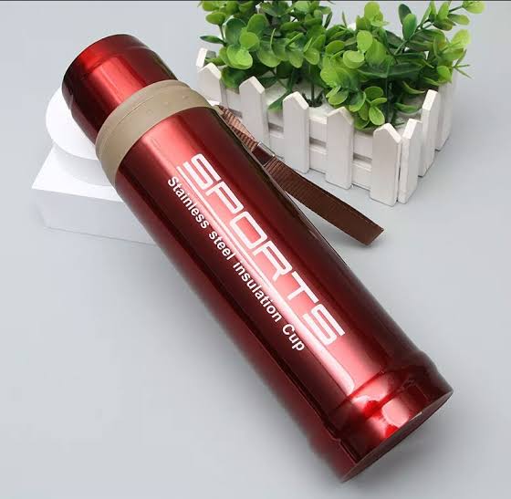 Sports Stainless Steel 750ml Water Bottle Hot & Cool ( Random Colors Will Be Sent)