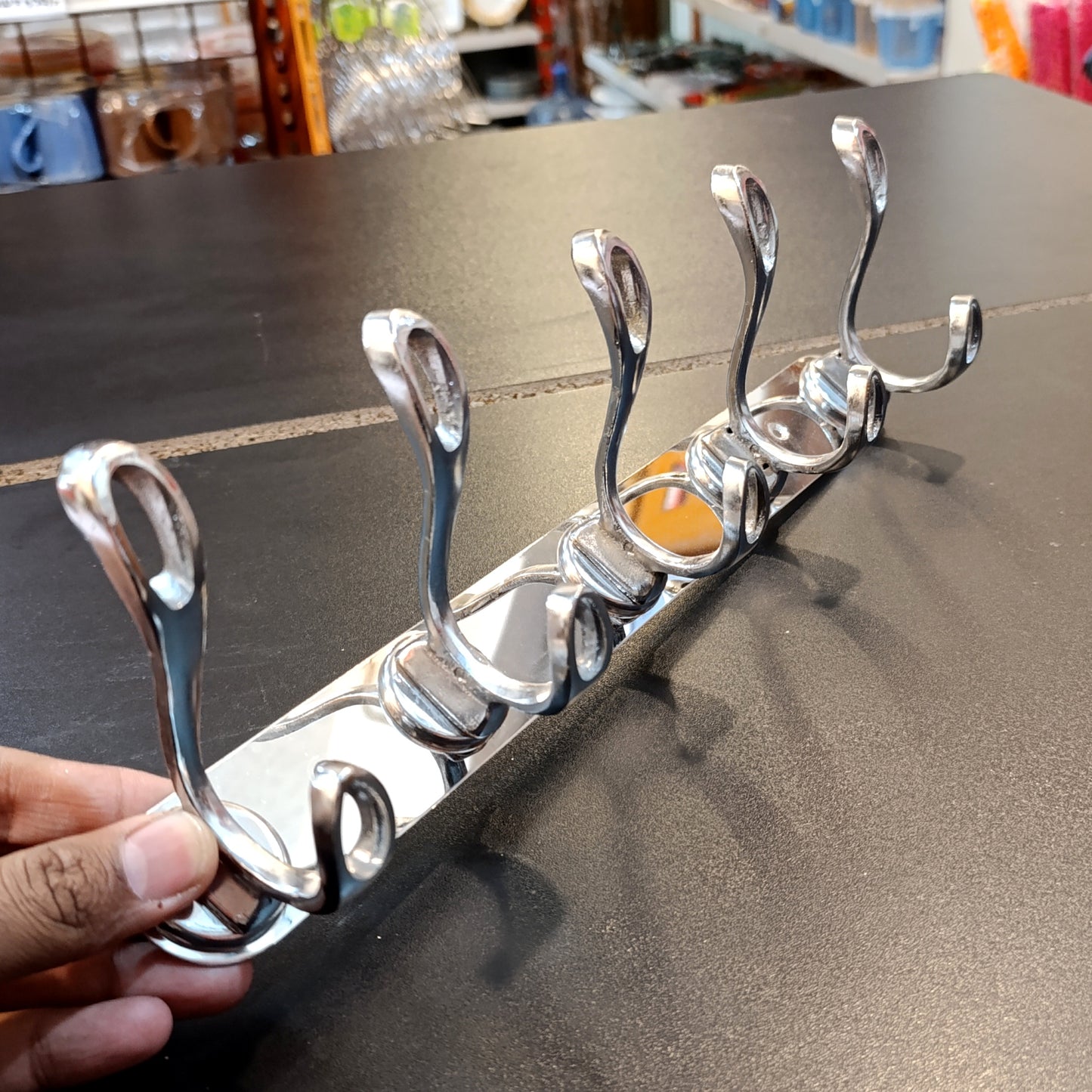 Stainless steel 5-Hook Hanging Silver Wall-Mount Screw Rail Hanger