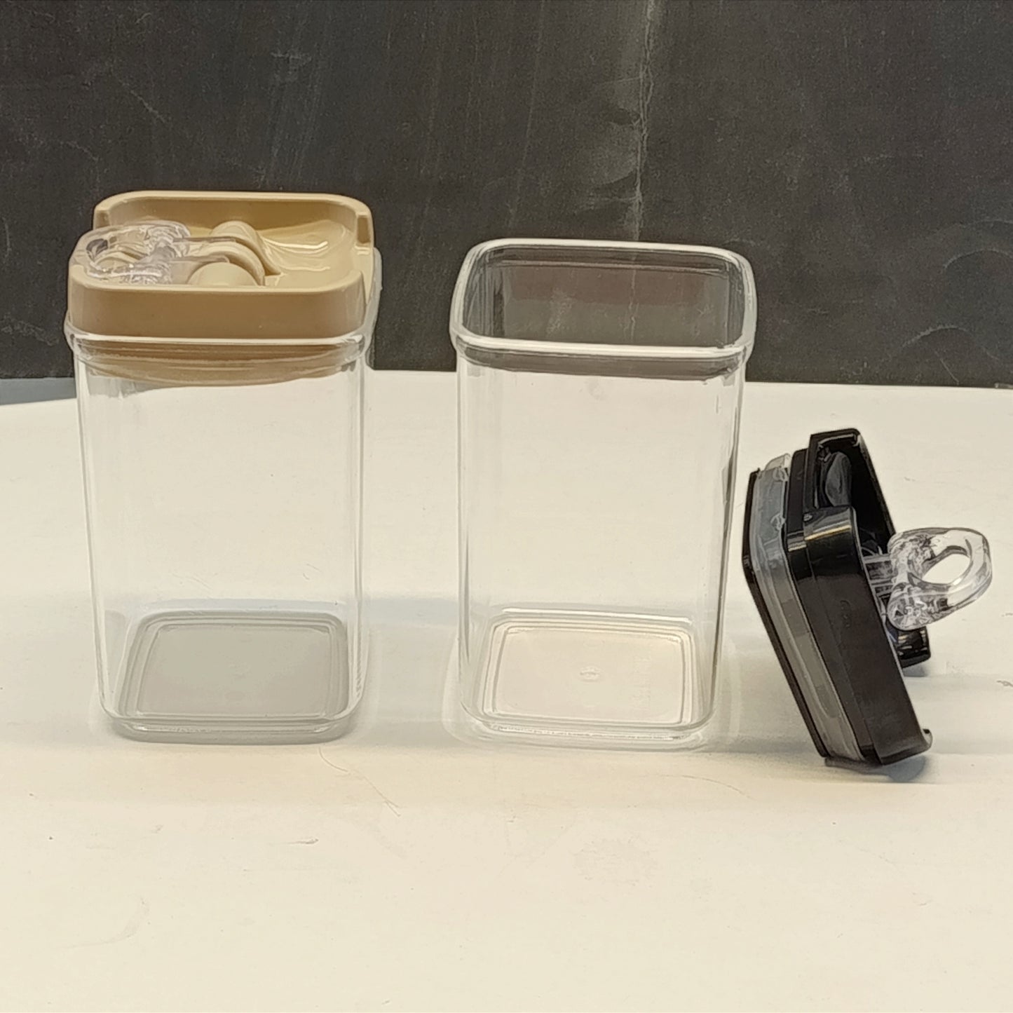 Crystal Airtight 400ml Food Storage Container (Multiple Colours Will be Sent)
