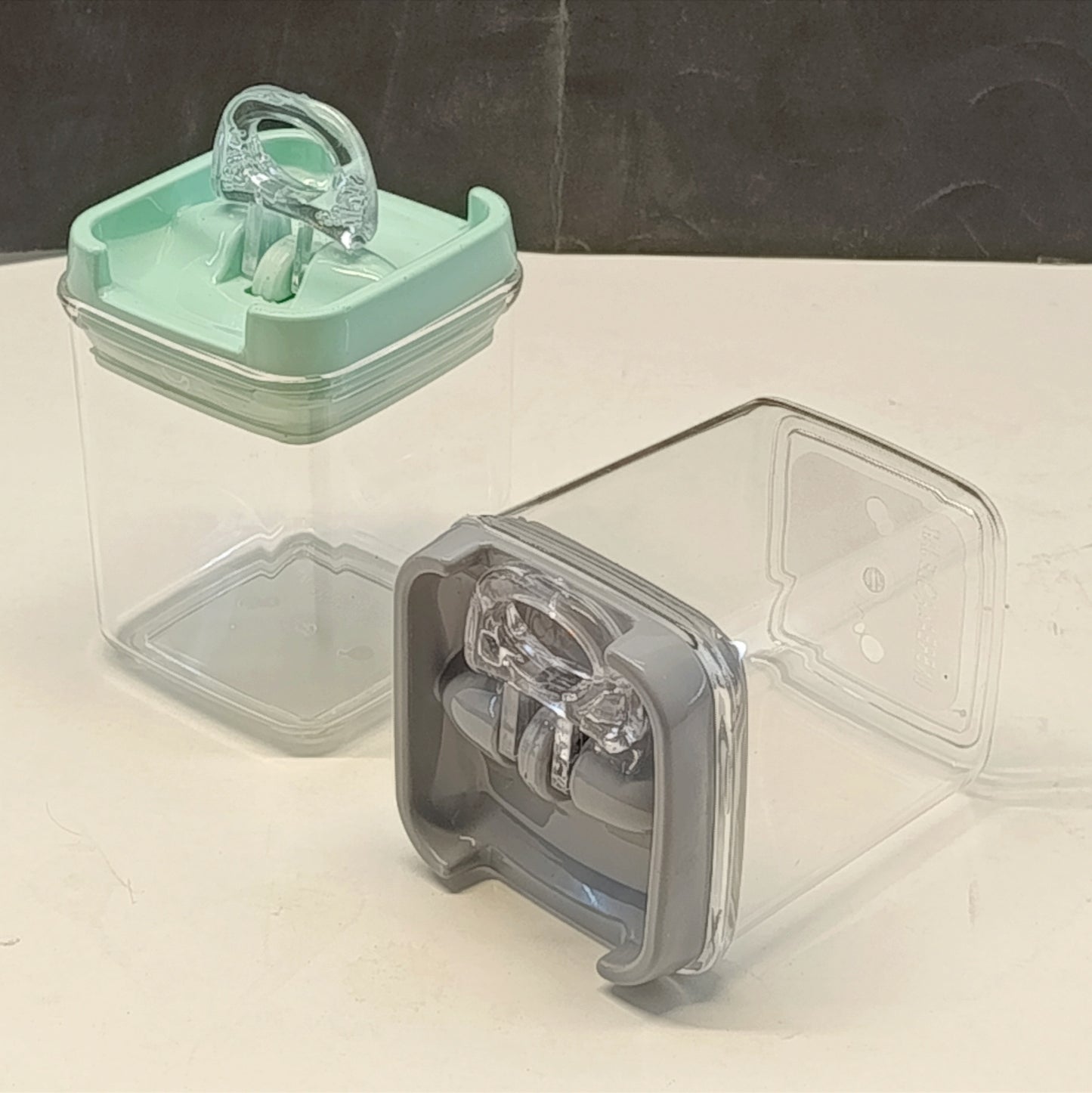 Crystal Airtight 270ml Food Storage Container (Multiple Colours Will be Sent)