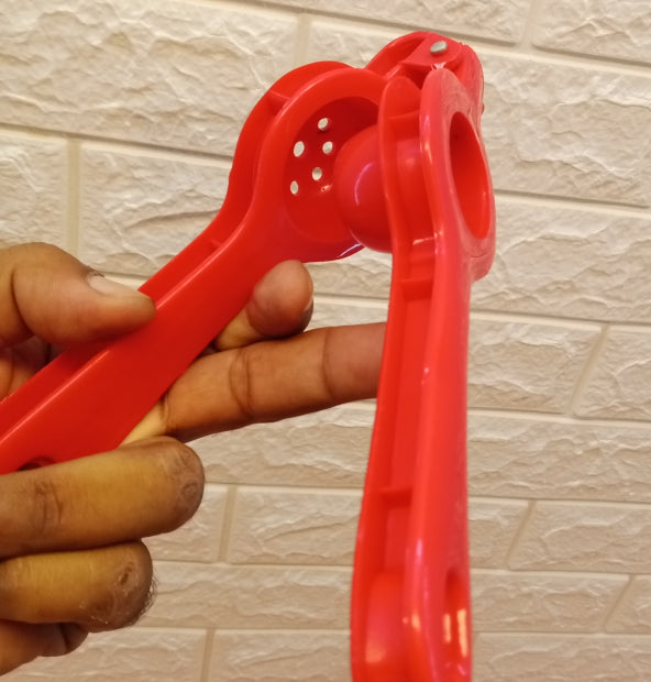 Plastic Lemon Juice Extractor / Squeezer Denz.pk