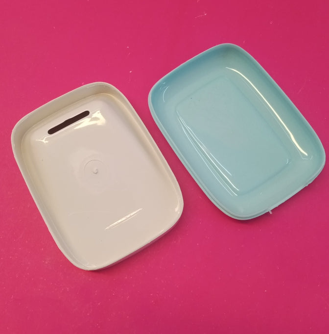Dove Plastic Soap Dish With Bottom Drain Tray( Random Colors Will Be Sent)