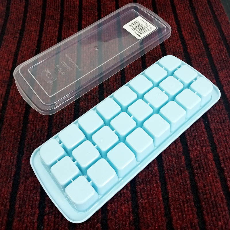 Appollo Bubble 24-Grid Plastic Ice Cube Tray With Cover ( Random Colors )