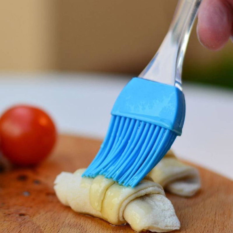 Pack Of 2pcs Silicon Multi-Color Oil Brush & Spatula Set( Random Colors Will Be Sent)
