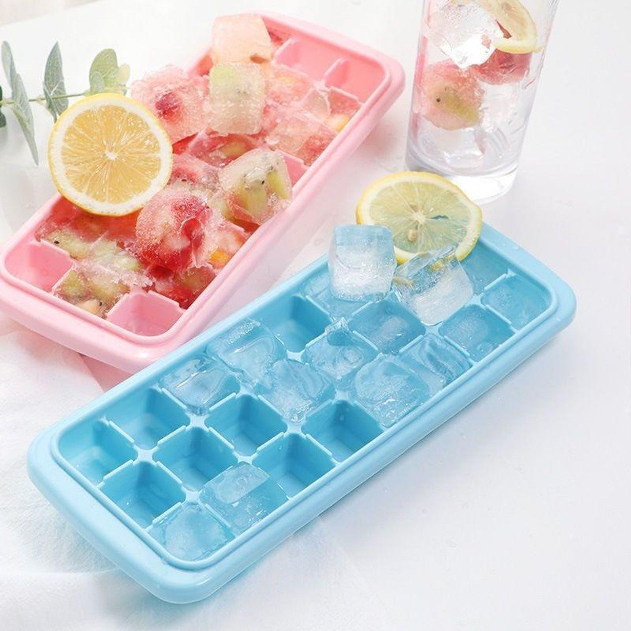 Appollo Bubble 24-Grid Plastic Ice Cube Tray With Cover ( Random Colors )