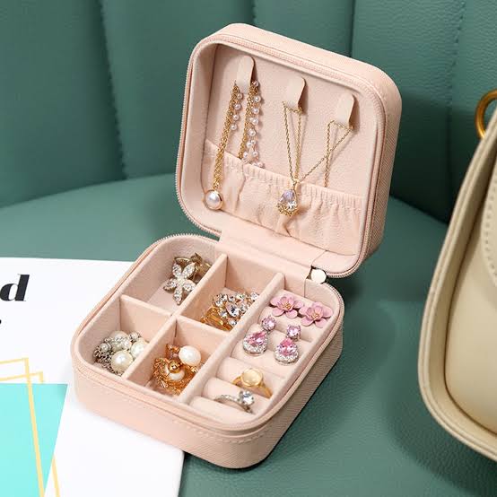 Small Size Travel Zipper Jewelery Organizer Box ( Random Colors Will Be Sent)