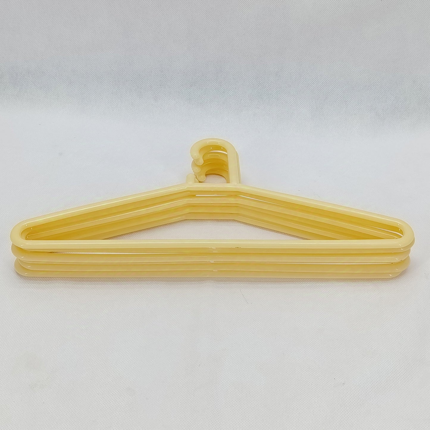 Fashion Pack Of 6pcs Plastic Large Size Cloth Hangers ( Random Colors Will be sent)