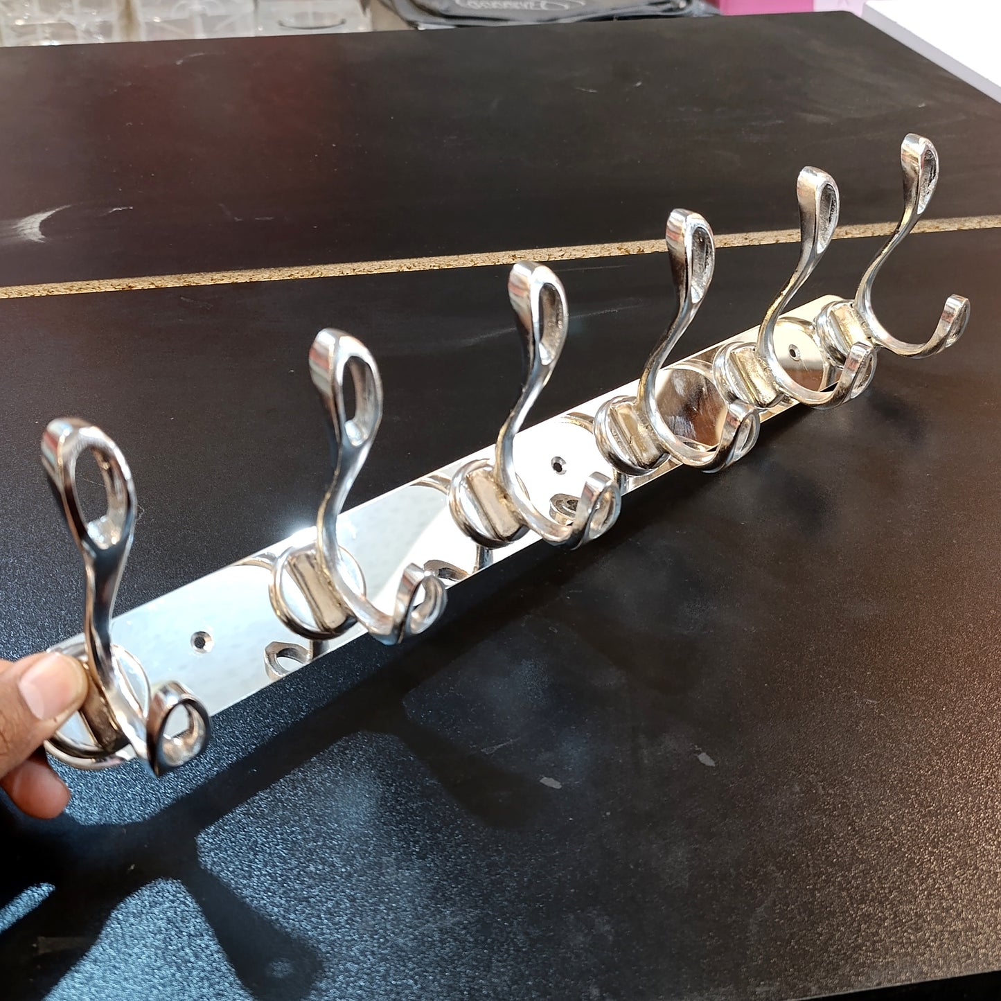 Stainless steel 6-Hook Hanging  Silver Wall-Mount Screw Rail Hanger
