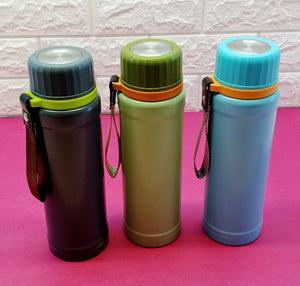 Sports Stainless Steel 900ml Water Bottle Hot & Cool ( Random Colors Will Be Sent )