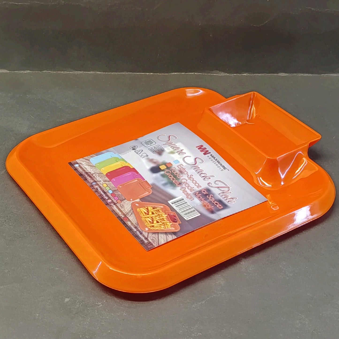 1 pcs Kids' Square Shape Medium-Size Snack Plastic Plates (Multiple Colours Will be Sent)