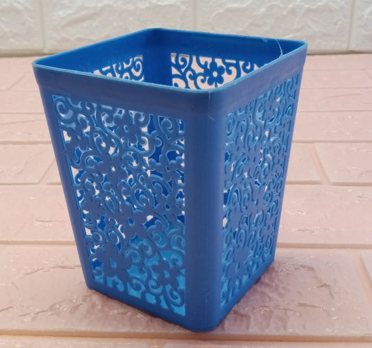 Areesha Small-Size Plastic Storage Basket ( Random Colors Will Be Sent )