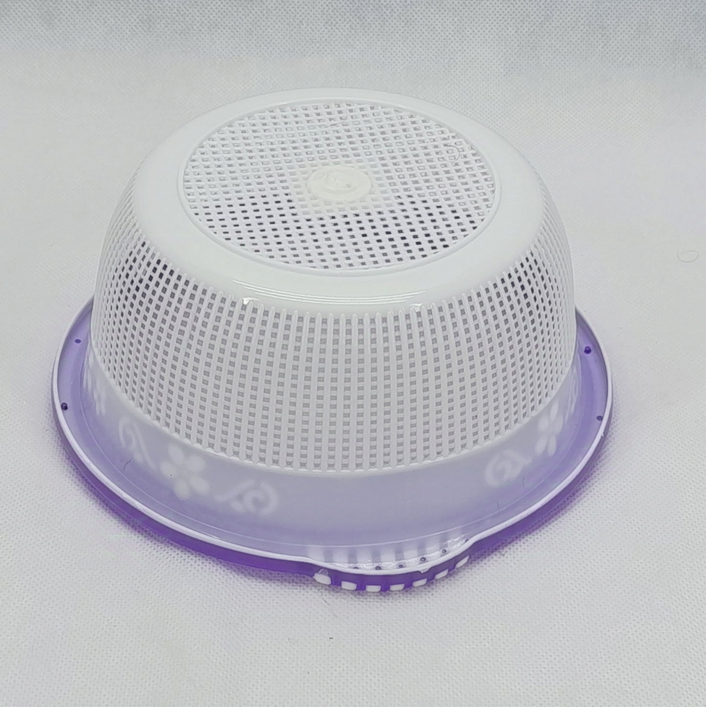 Modern Round Shape Small Size Drain Plastic Basket (Random Colors Will be sent