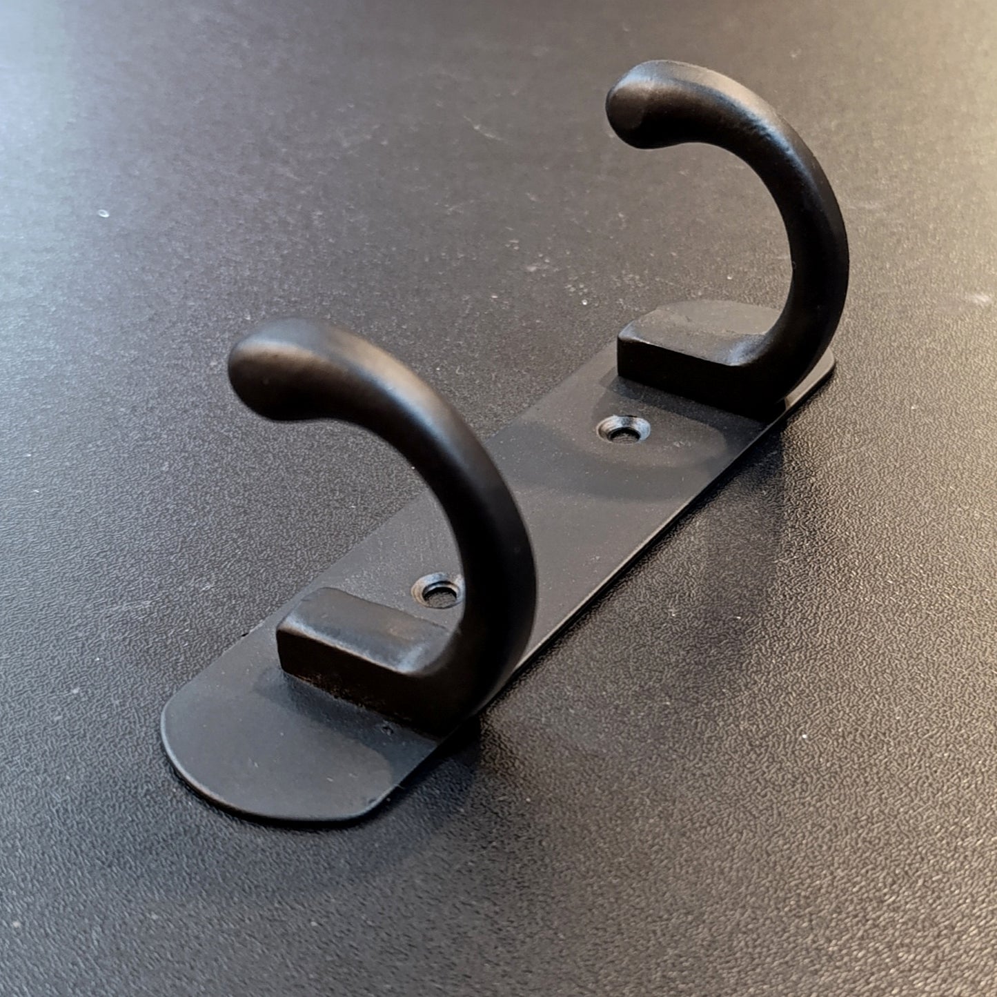 Metal Small 2-Hook Hanging Wall-Mount Screw Rail Hanger
