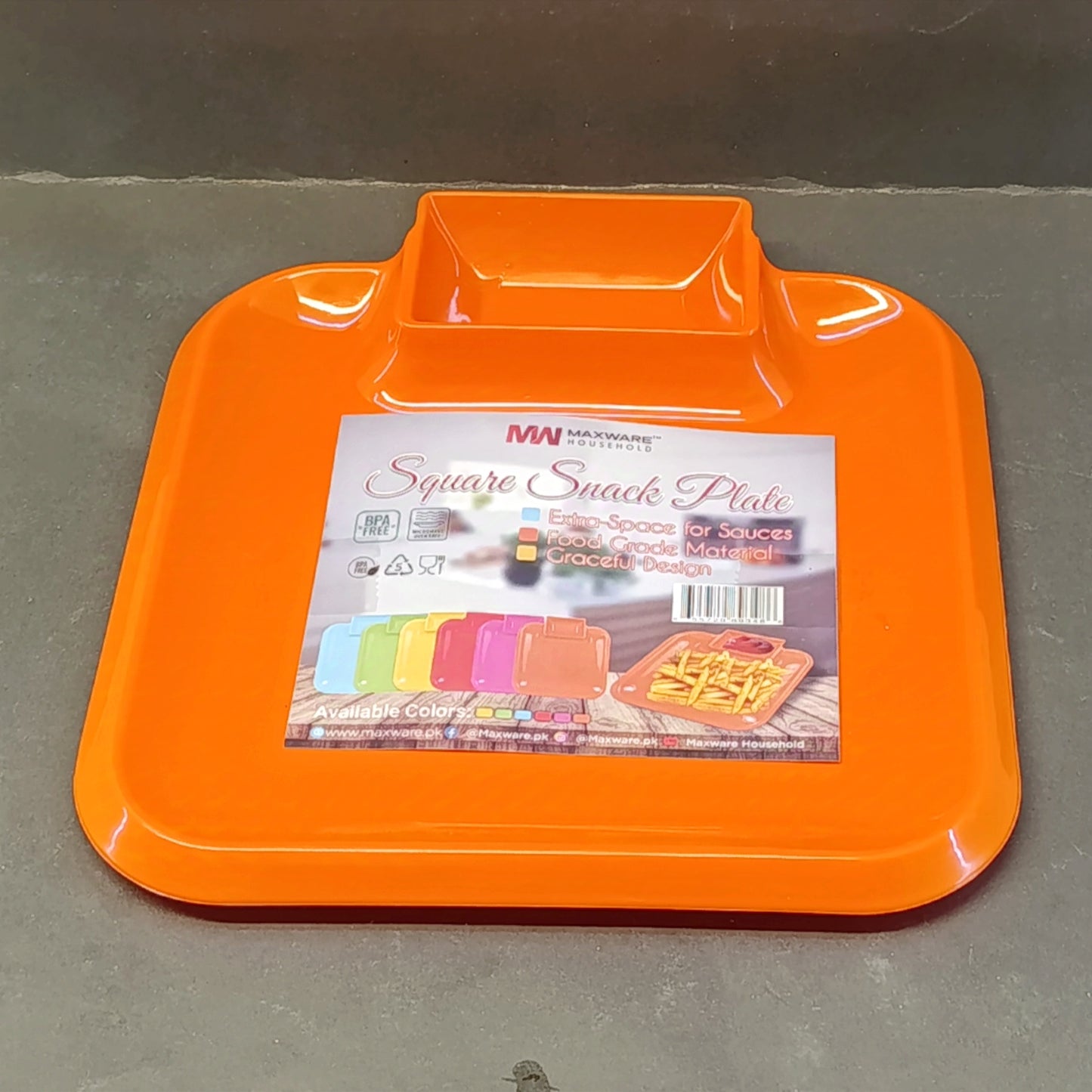 1 pcs Kids' Square Shape Medium-Size Snack Plastic Plates (Multiple Colours Will be Sent)