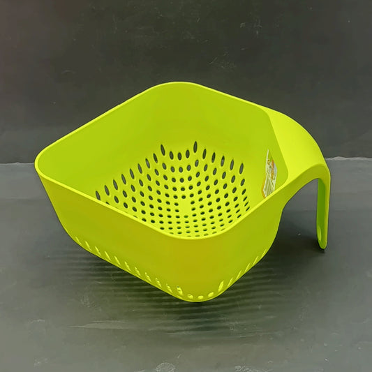Classic Medium Size With Handle Plastic Strainer Bowl (Random Colors Will Be Sent)