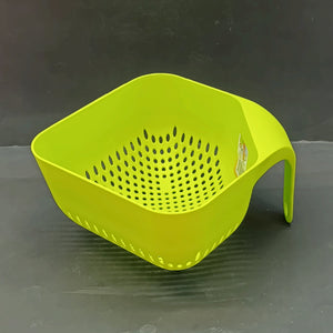 Classic Medium Size With Handle Plastic Strainer Bowl (Random Colors Will Be Sent)