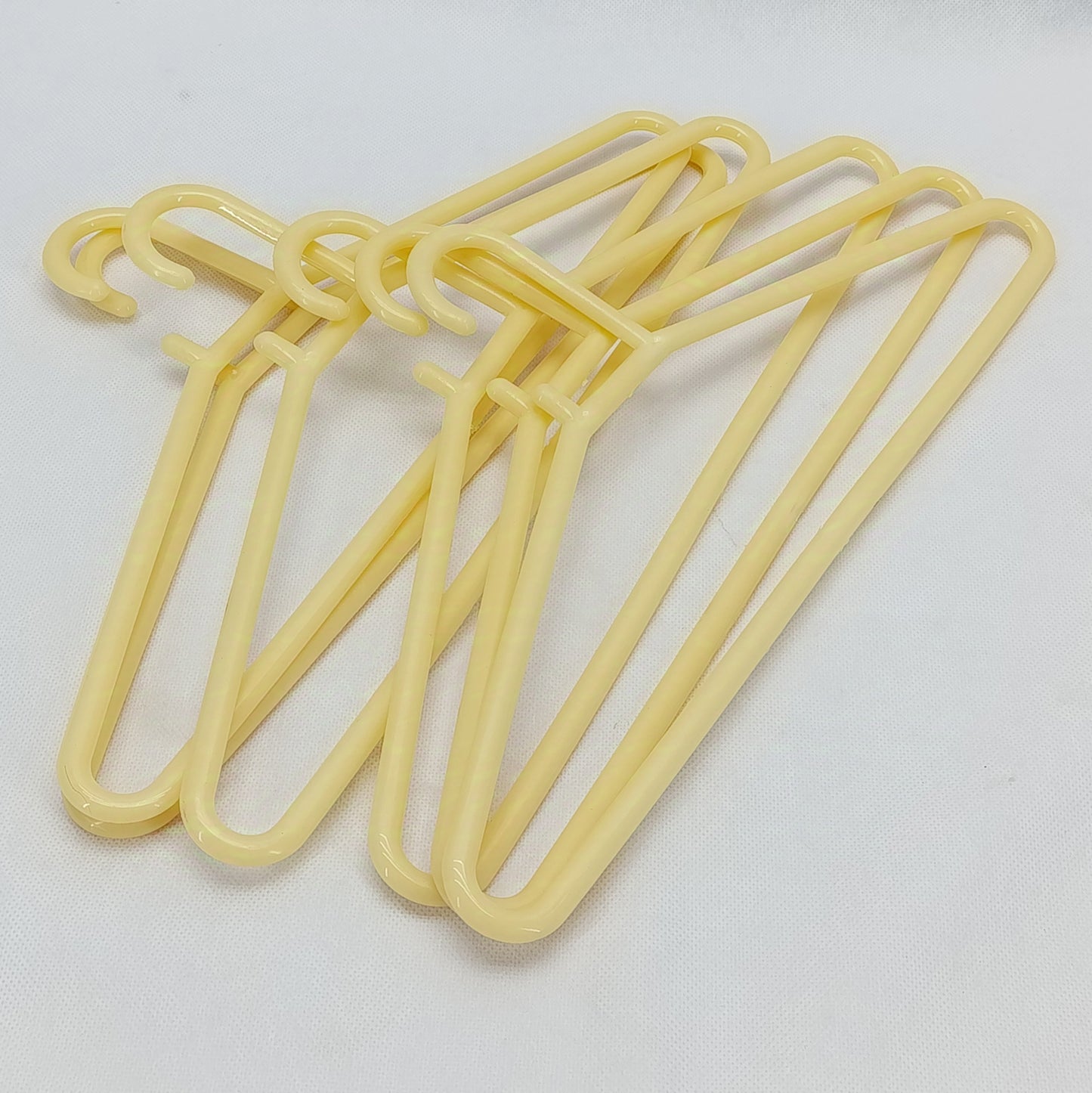Fashion Pack Of 6pcs Plastic Large Size Cloth Hangers ( Random Colors Will be sent)