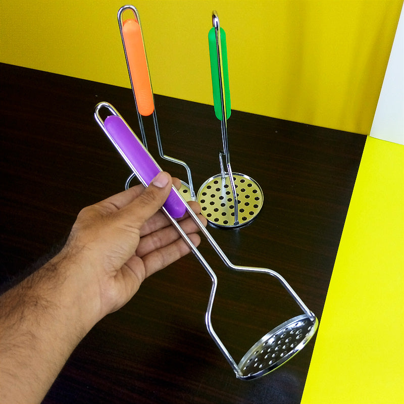 Metal Vegetables & Potatoes Masher ( Random Colors )